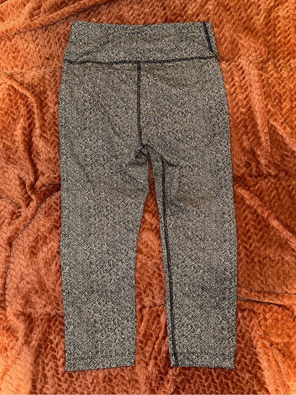 Woman’s black and white Patterned Stretch Capri Leggings